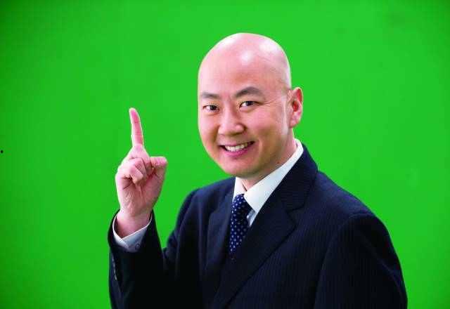 小品光头演员,笑谈人生百态