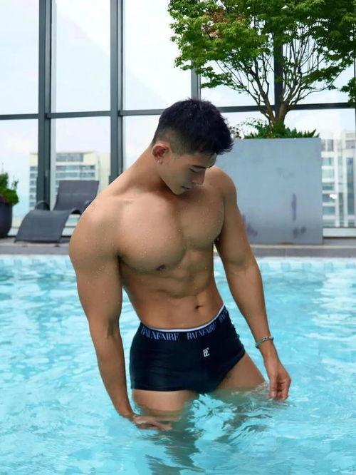 肌肉帅哥图片,健硕身材的视觉盛宴