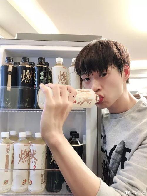 费一鸣网红
